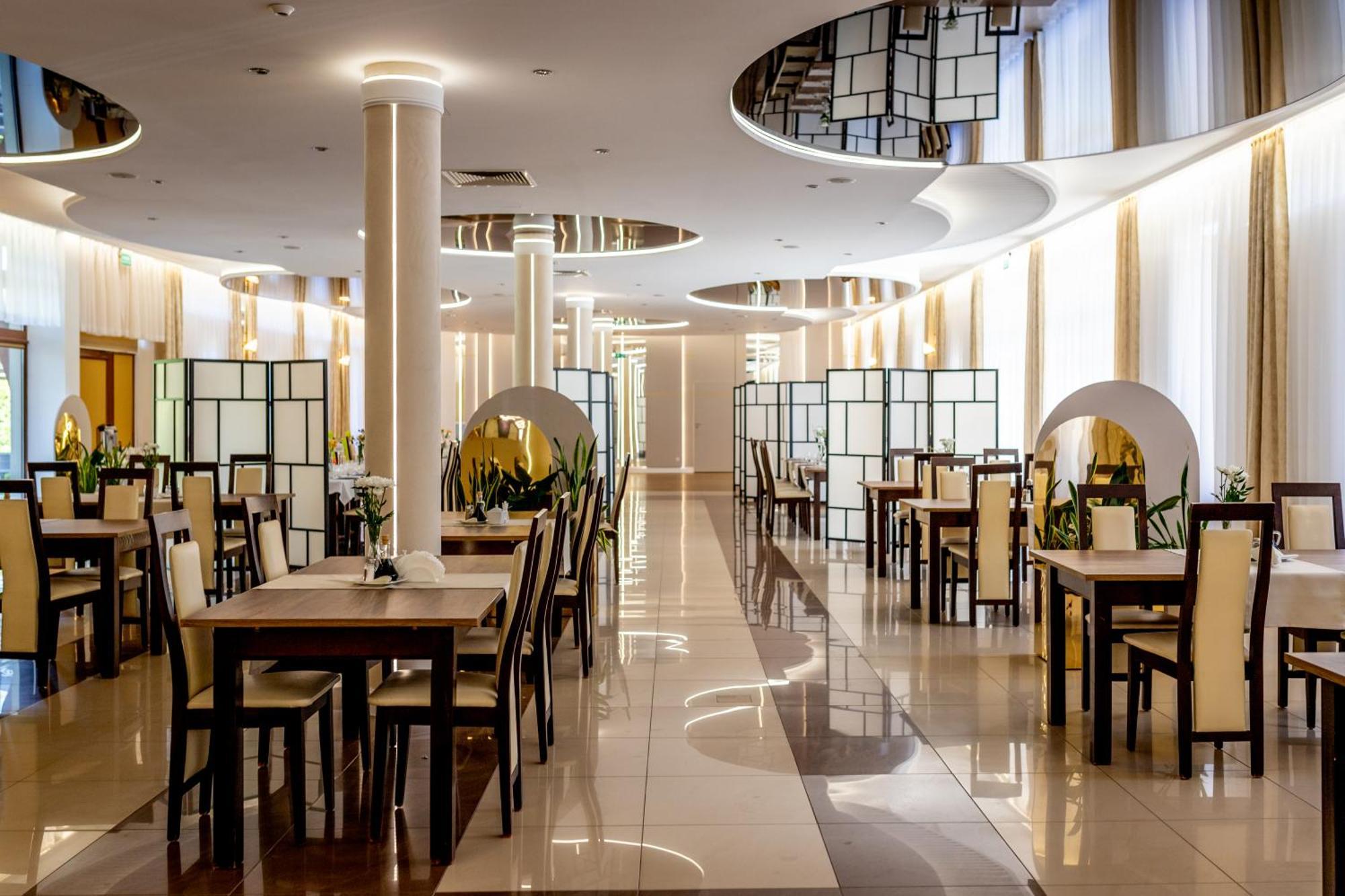 Trzy Korony Hotel Głogów Małopolski Eksteriør billede
