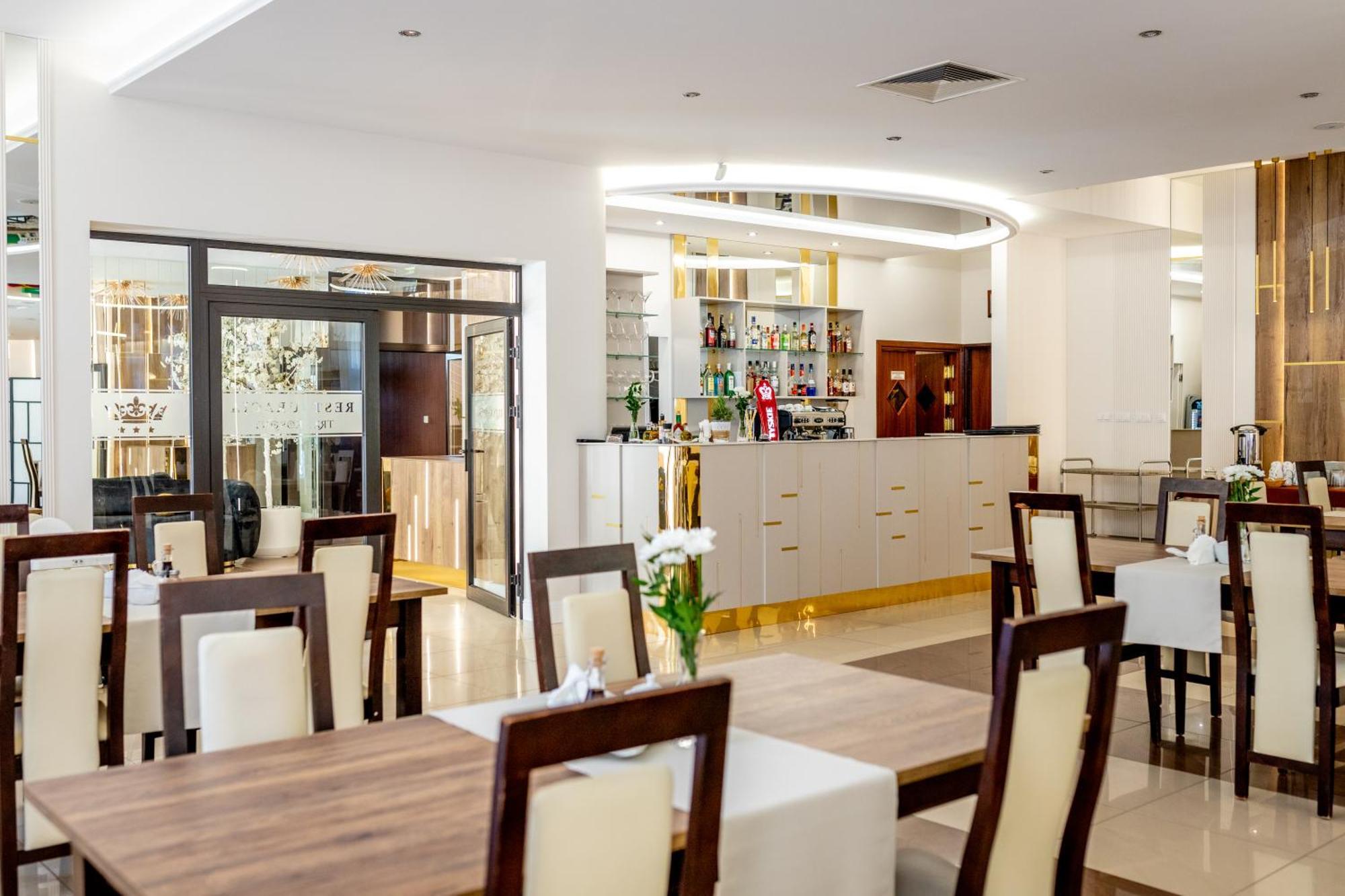 Trzy Korony Hotel Głogów Małopolski Eksteriør billede