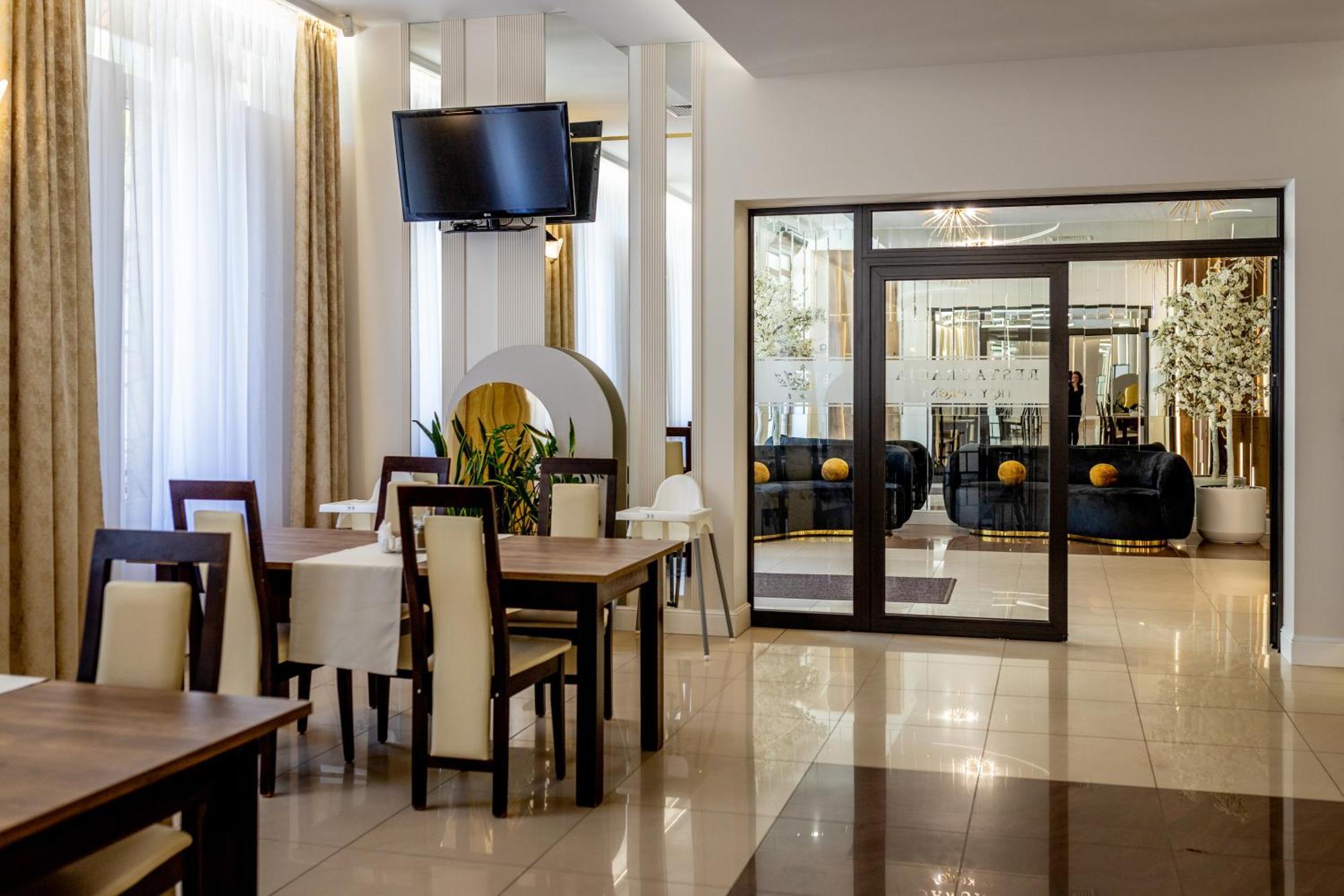 Trzy Korony Hotel Głogów Małopolski Eksteriør billede
